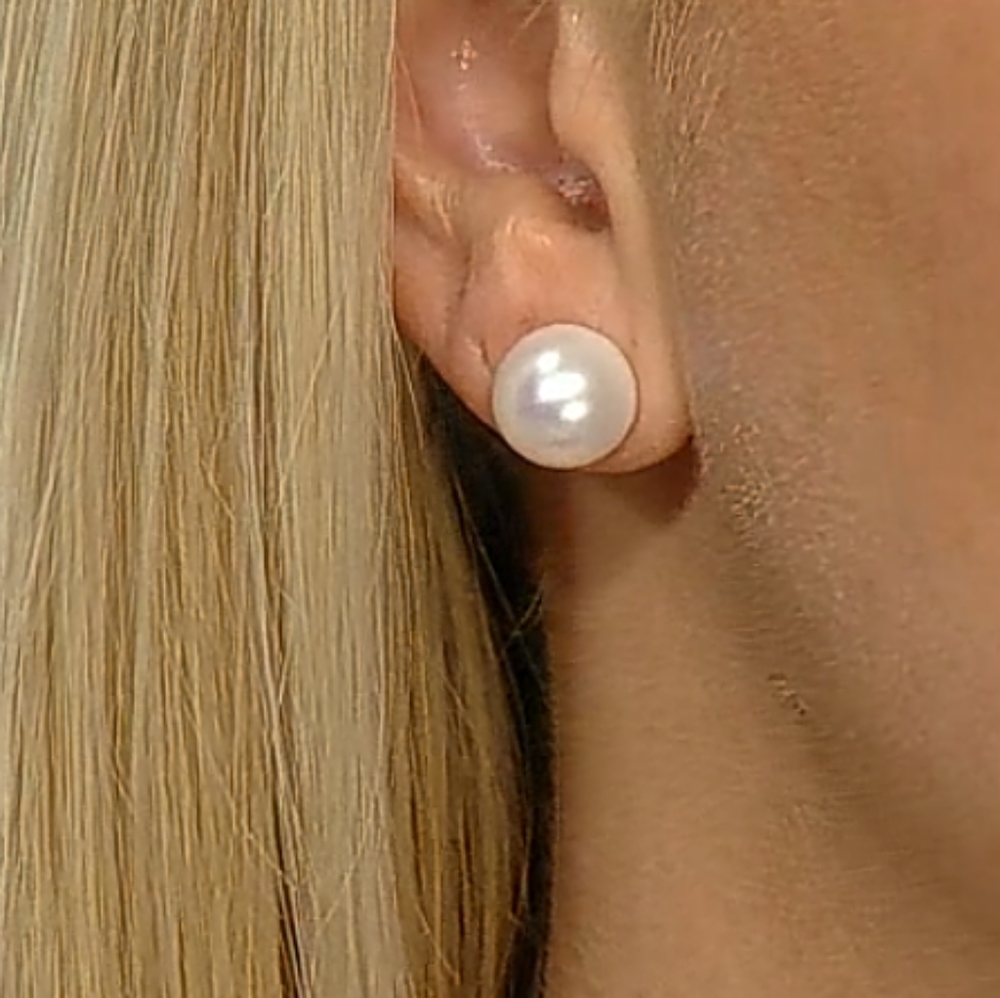 10-11mm Freshwater pearl stud 10k gold